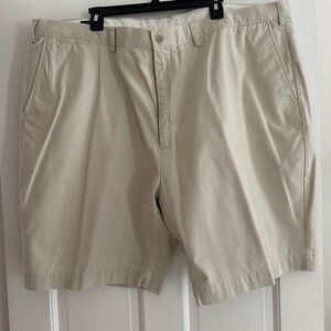 Ralph Lauren Men’s Light Khaki Flat-Front Shorts
